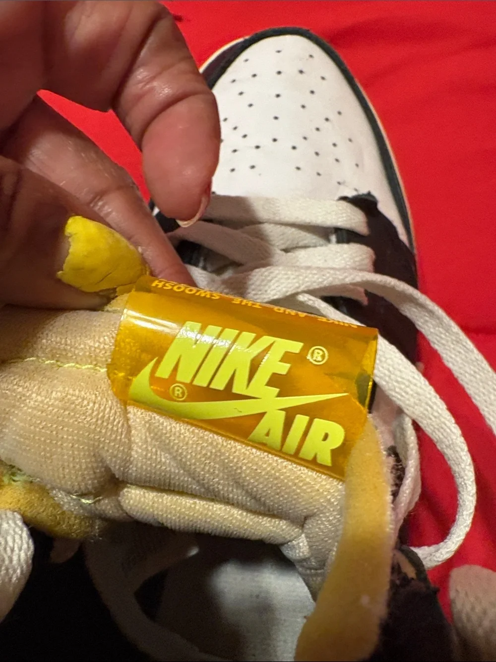 Jordan 1 white black volt university Gold size 7y